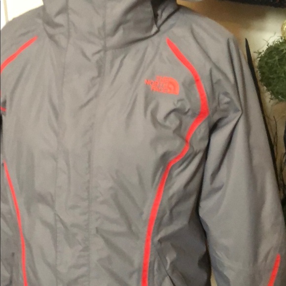 🧡The north face grey weather 2-1 jacket 🖤 - Picture 4 of 8